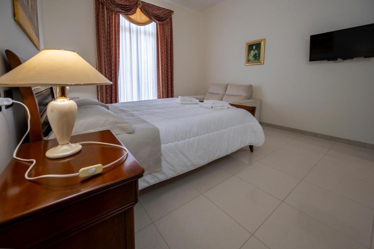 Villa Floyd Charming Rooms B&B Pachino Εξωτερικό φωτογραφία