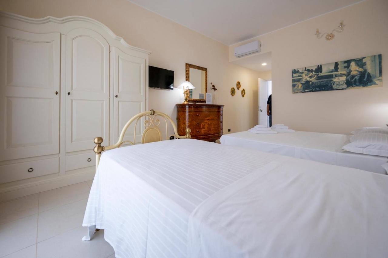 Villa Floyd Charming Rooms B&B Pachino Εξωτερικό φωτογραφία