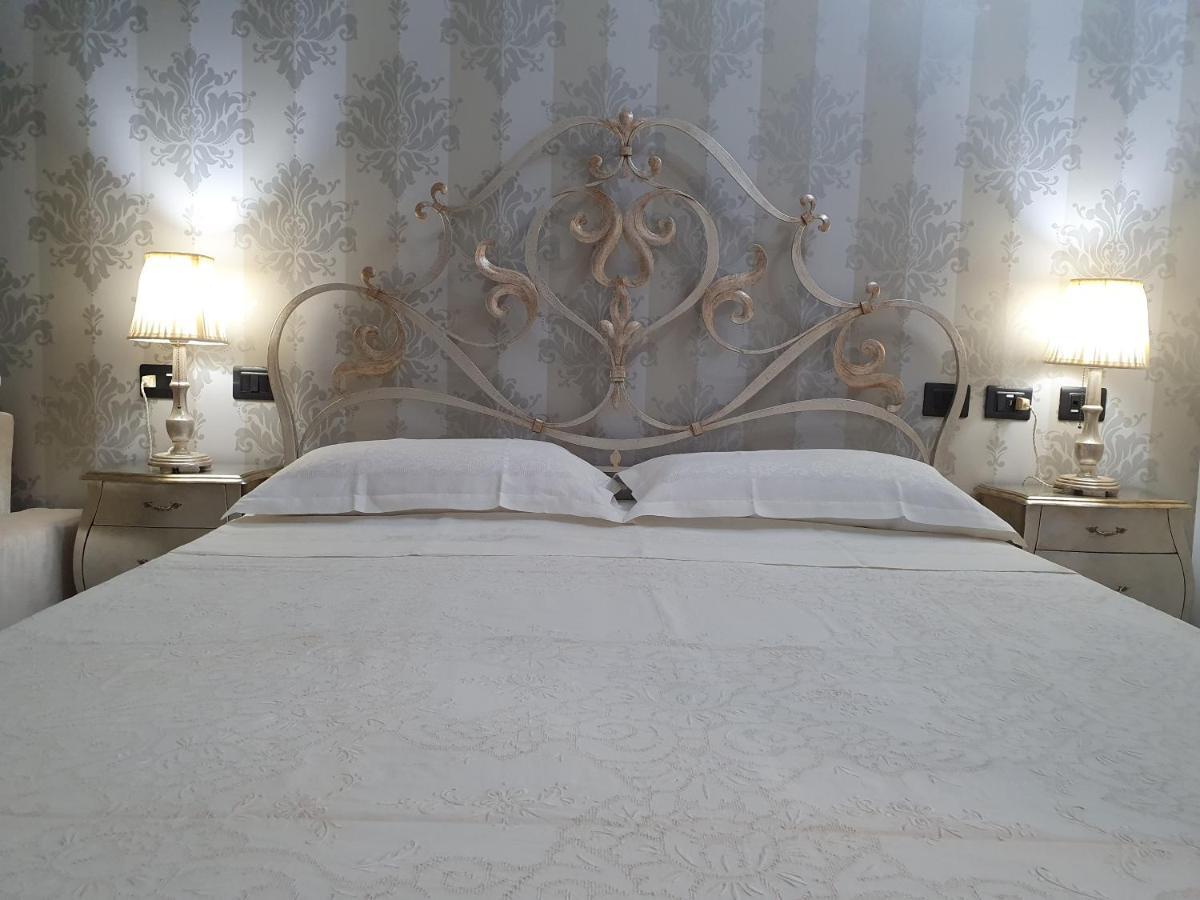 Villa Floyd Charming Rooms B&B Pachino Εξωτερικό φωτογραφία