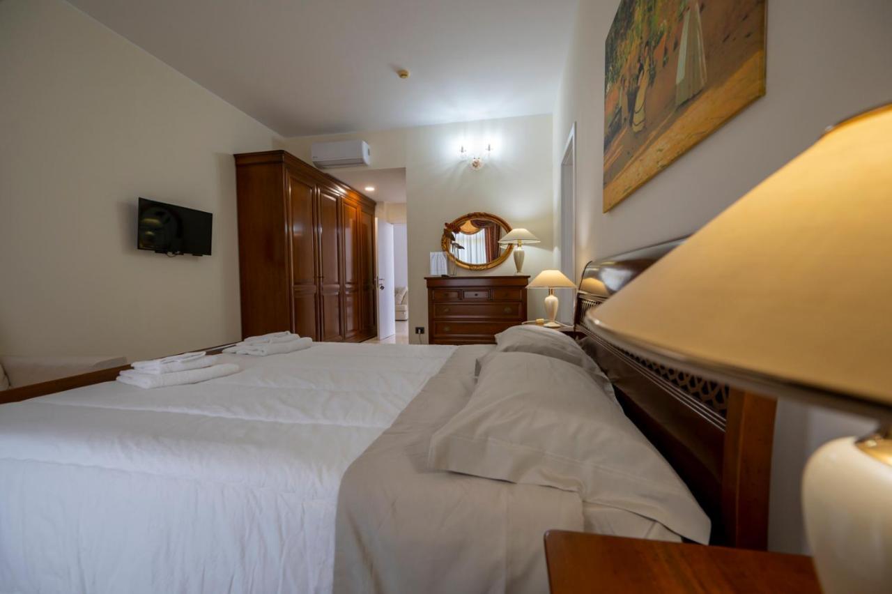 Villa Floyd Charming Rooms B&B Pachino Εξωτερικό φωτογραφία