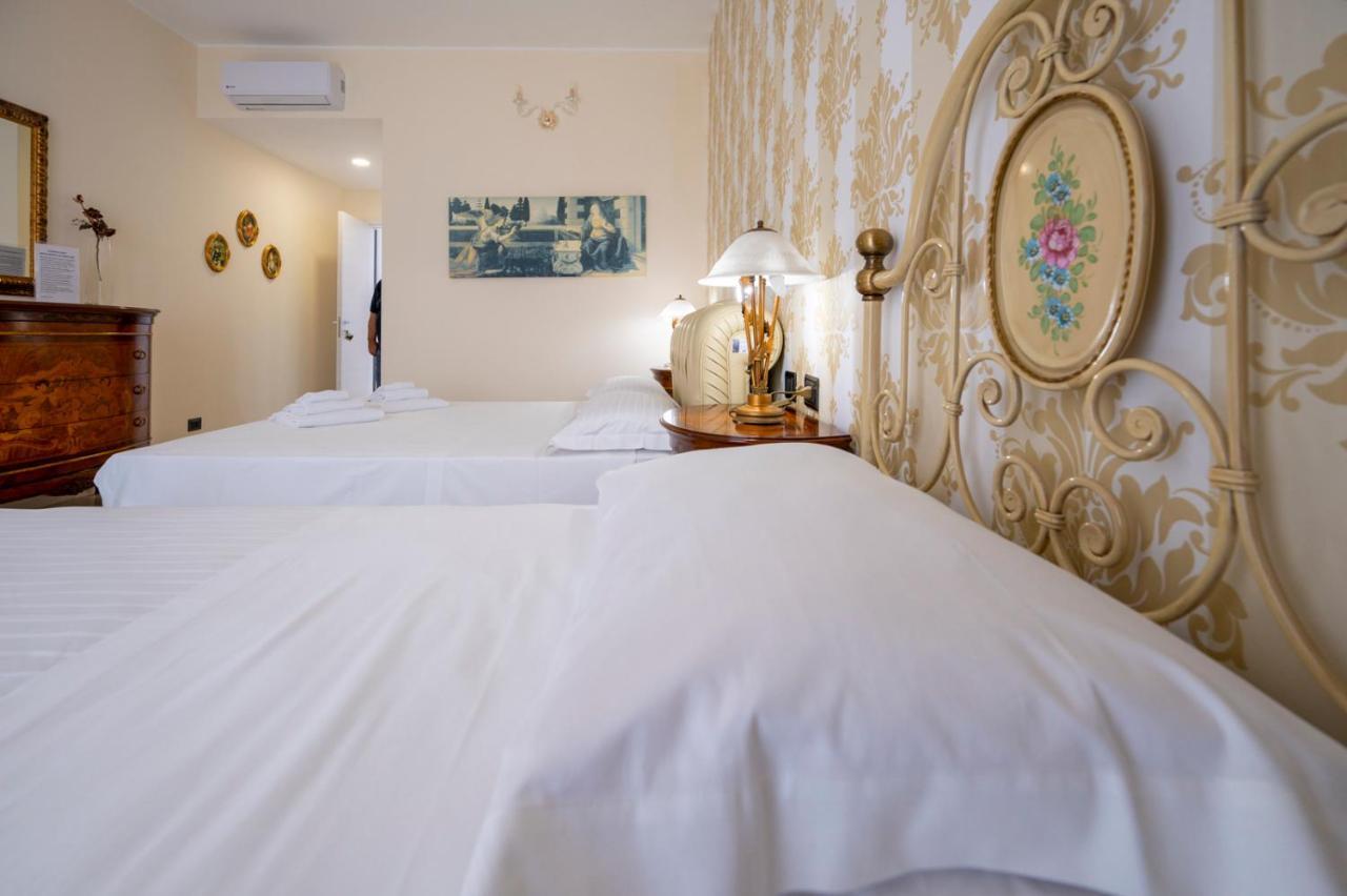 Villa Floyd Charming Rooms B&B Pachino Εξωτερικό φωτογραφία